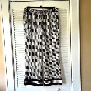 Talbots pull on pant with pockets.